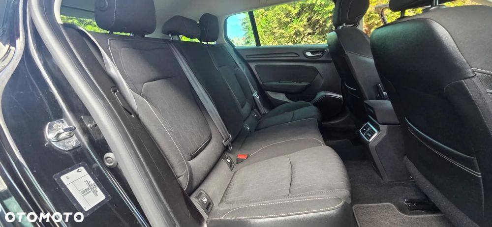 Renault Megane ENERGY TCe 140 EDC LIMITED - 34
