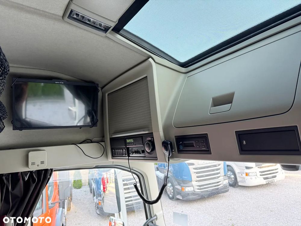 Volvo FH 500 / CAŁE NA PODUCHACH /TELEWIZOR/ACC /  KLIMA POSTOJOWA / XENON / NAVIGACJA / Z NIEMIEC - 32