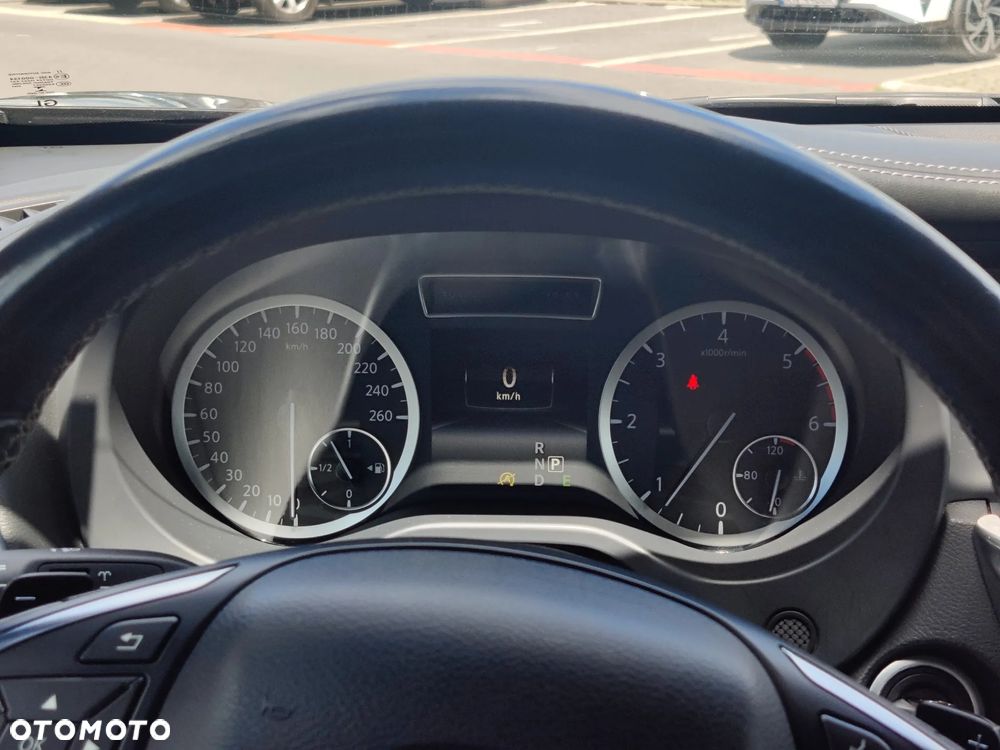 Infiniti Q30 2.2d Sport AWD 7DCT - 9