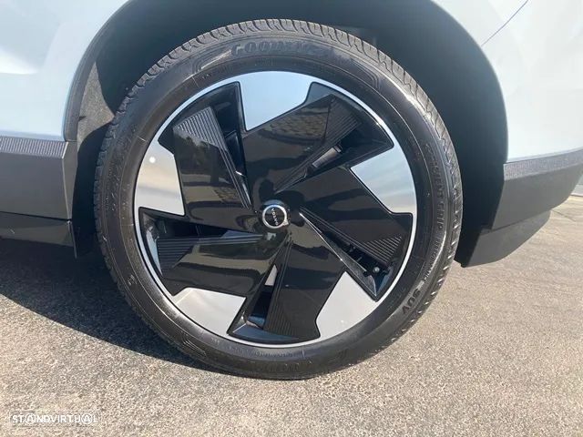 Volvo EX30 69 kWh Single Motor Extended Range Core - 9