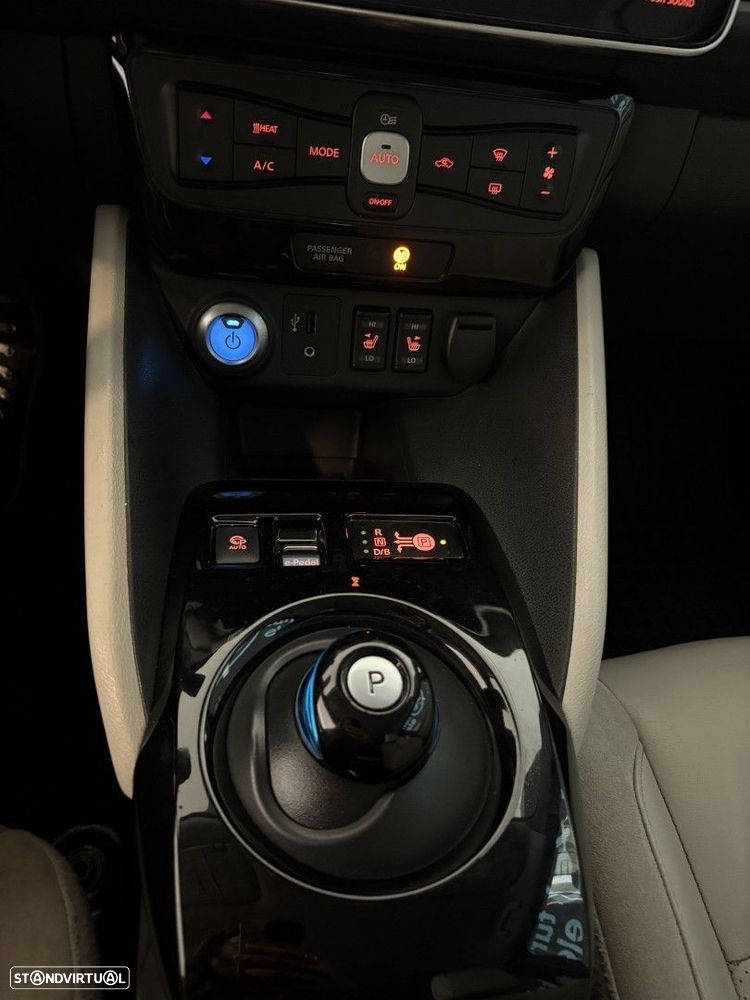 Nissan Leaf Tekna ProPilot Park - 9