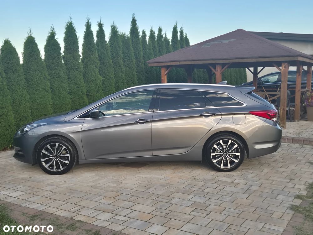 Hyundai i40 Kombi 1.7 CRDi DCT Premium - 10