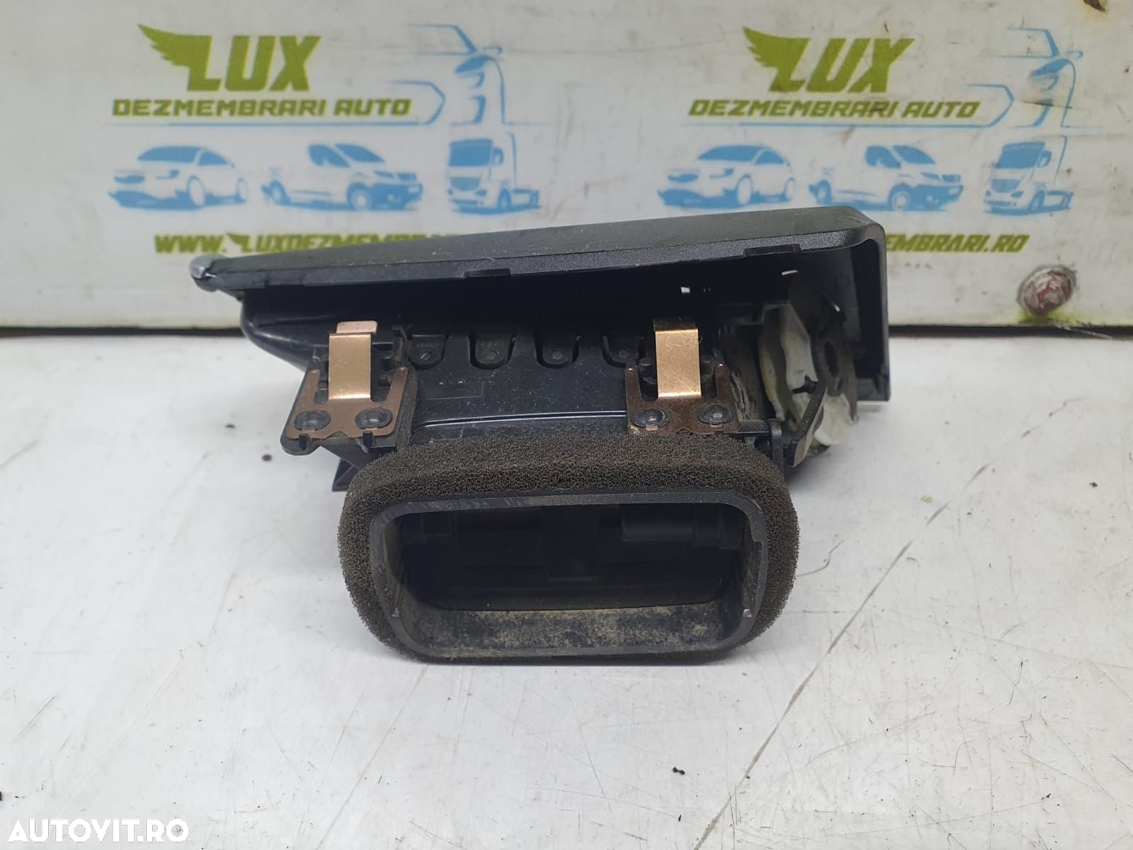 Grila aer bord 9287292 BMW Seria 2 Active Tourer F45 [2014 - 2018] - 3