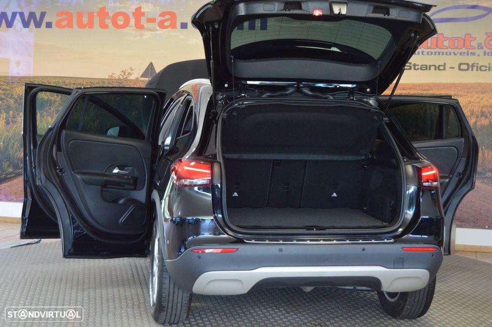 Mercedes-Benz GLA 180 - 6