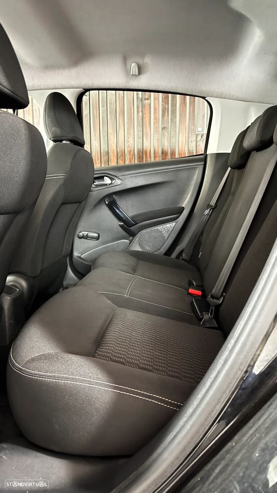 Peugeot 208 1.2 PureTech Style - 11