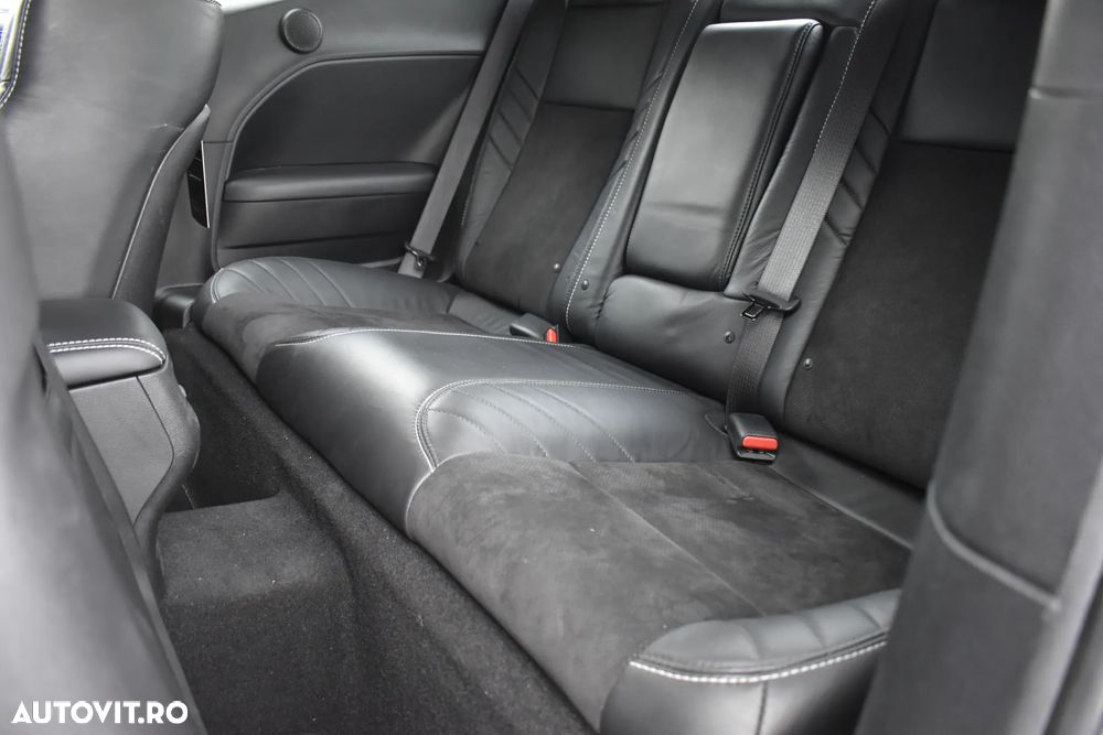 Dodge Challenger - 30