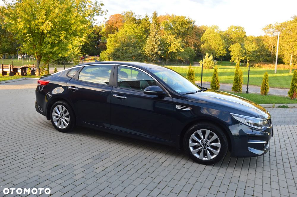 Kia Optima 2.0 L - 8