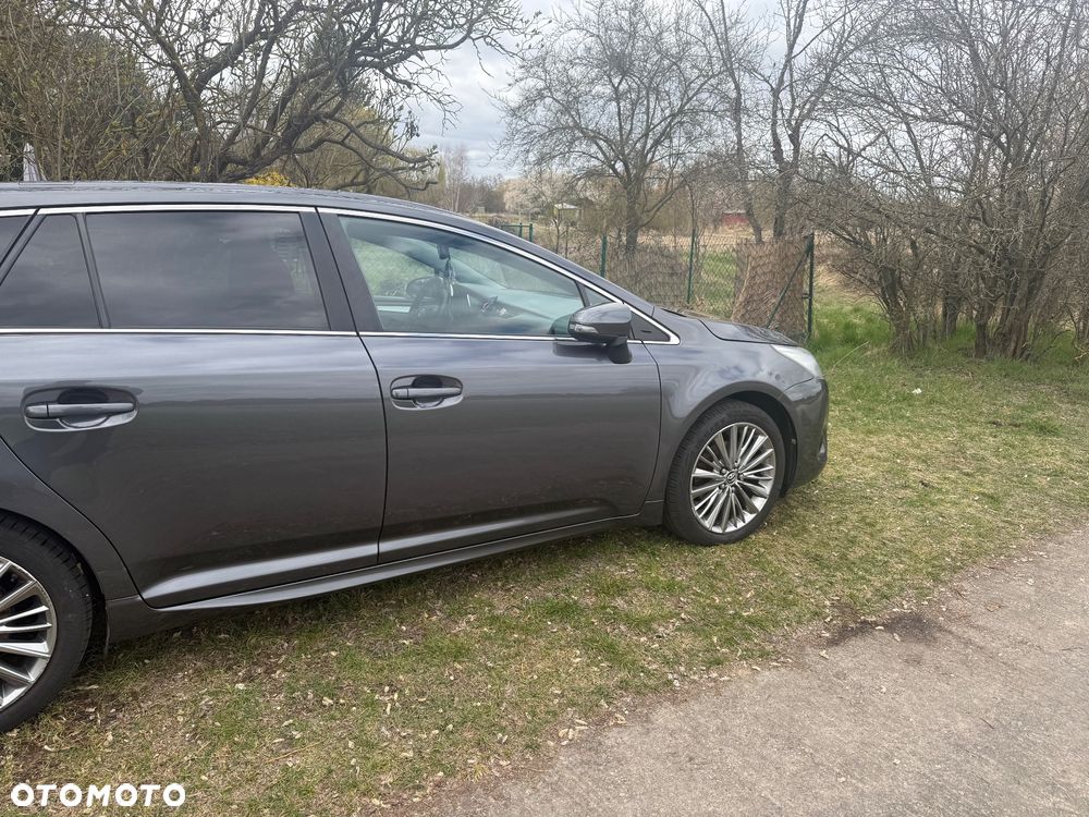 Toyota Avensis 1.8 Premium - 6