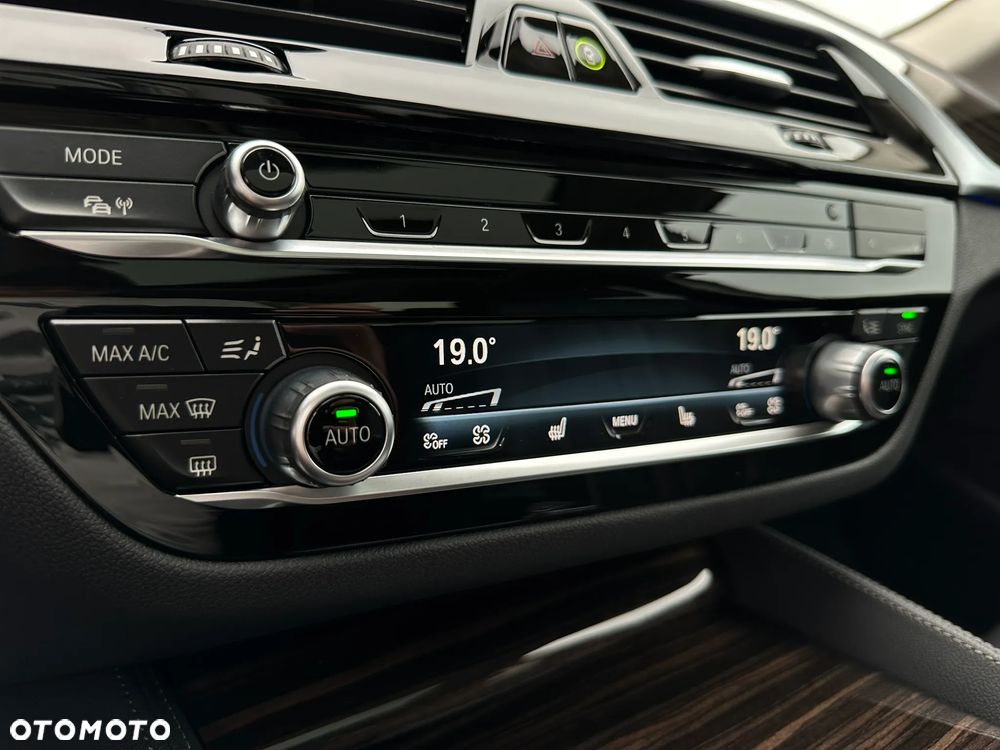 BMW Seria 5 530d xDrive mHEV Luxury Line - 30