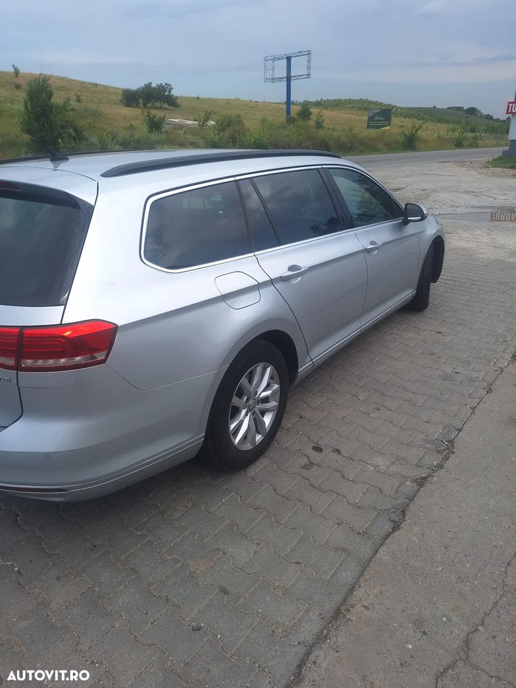 Volkswagen Passat 2.0 TDI DSG Comfortline - 4