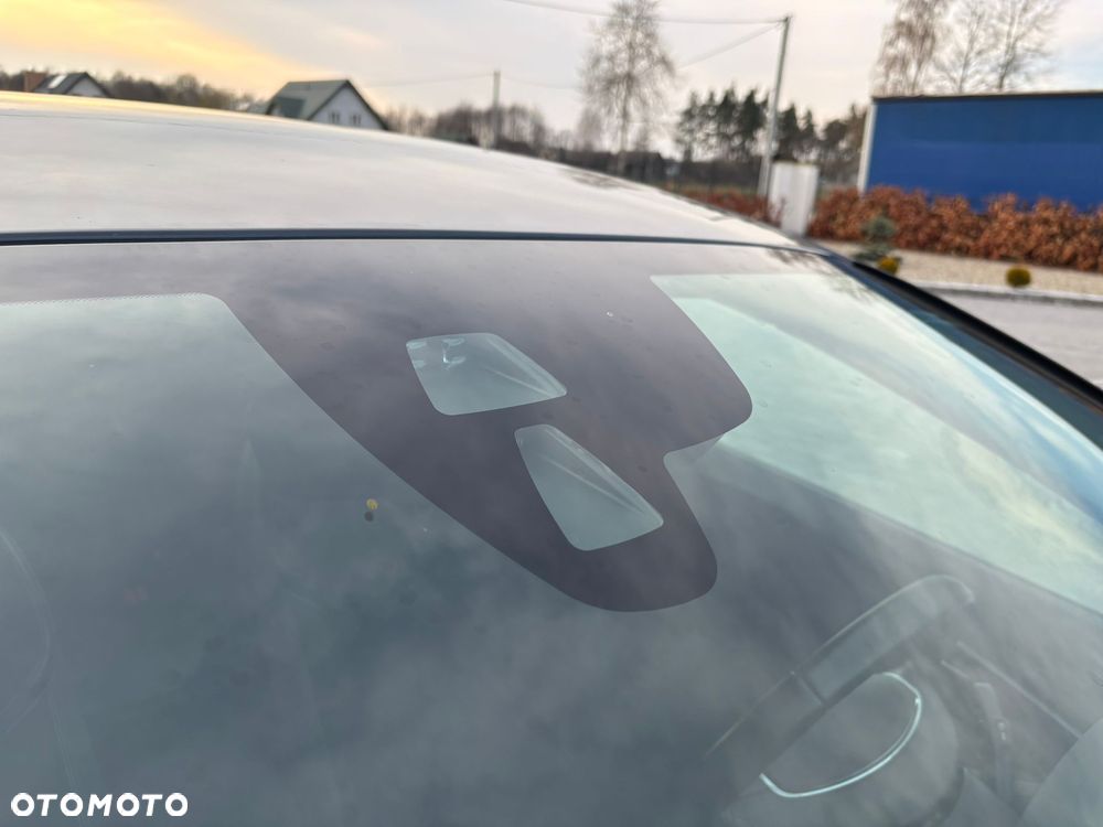 Volvo V40 D3 Geartronic RDesign - 38