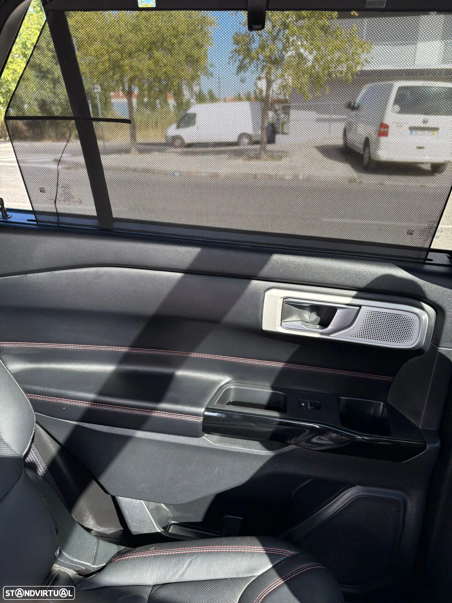 Ford Explorer 3.0 EcoBoost PHEV ST-Line - 11