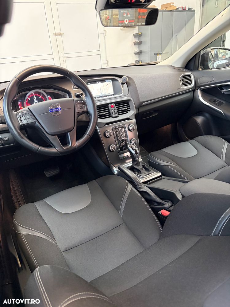 Volvo V40 ver-d3-geartronic-momentum - 2