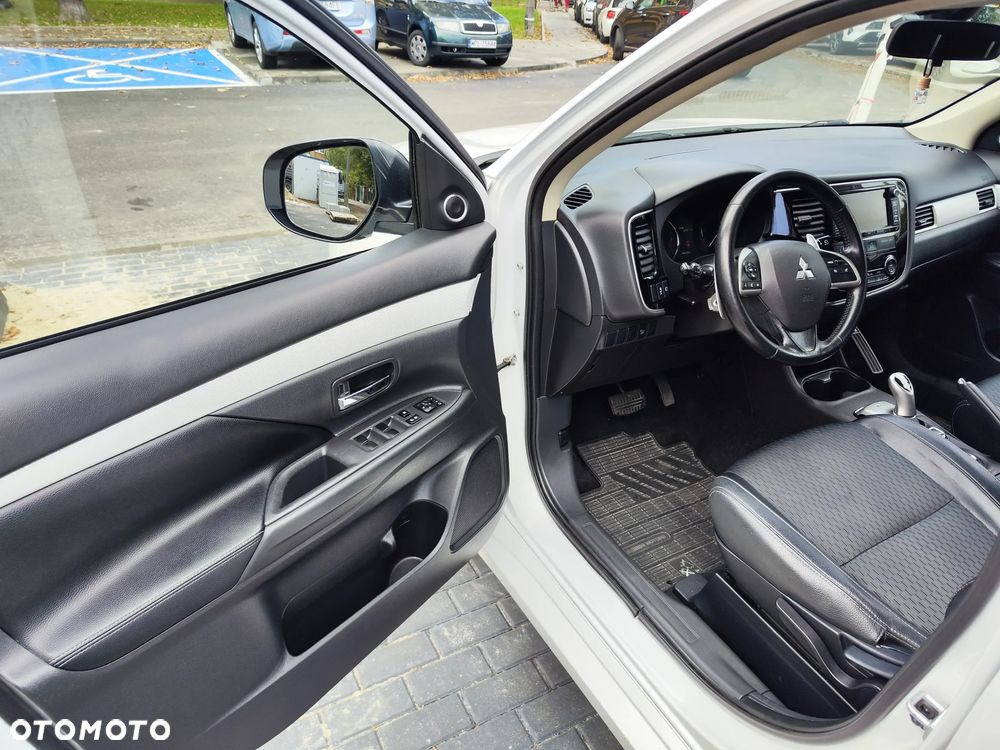 Mitsubishi Outlander 2.0 4WD - 13