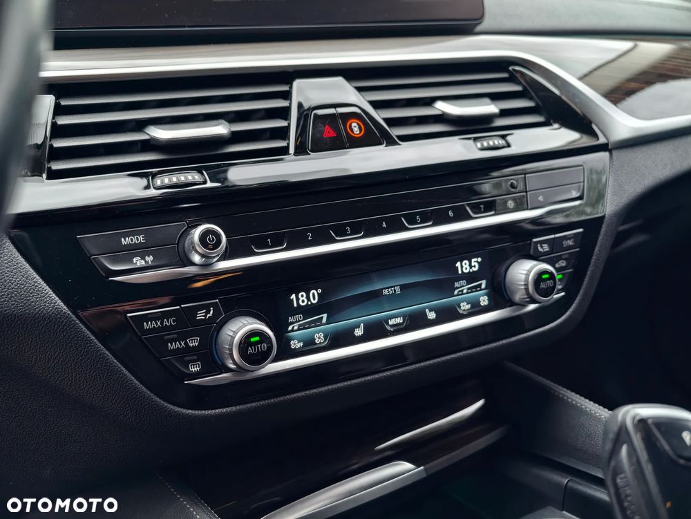 BMW Seria 5 540d xDrive Luxury Line - 33