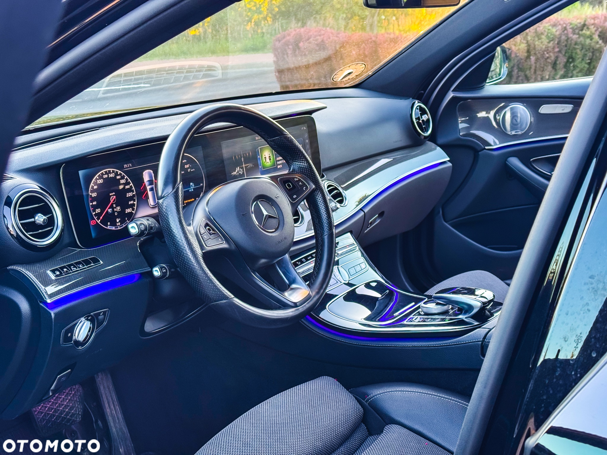 Mercedes-Benz Klasa E 350 BlueTEC 9G-TRONIC Avantgarde - 27