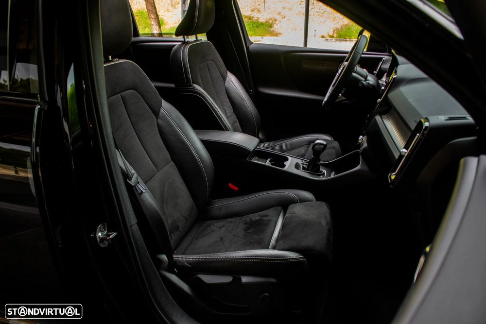 Volvo XC 40 T3 Momentum - 21