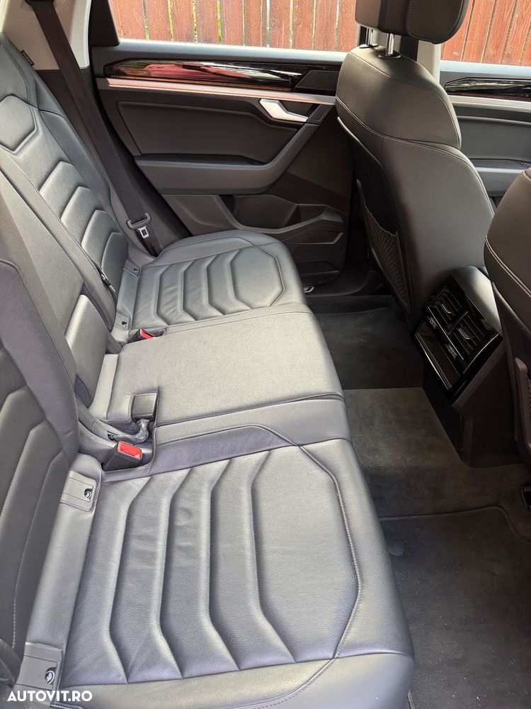 Volkswagen Touareg V6 TSI R-Style - 4