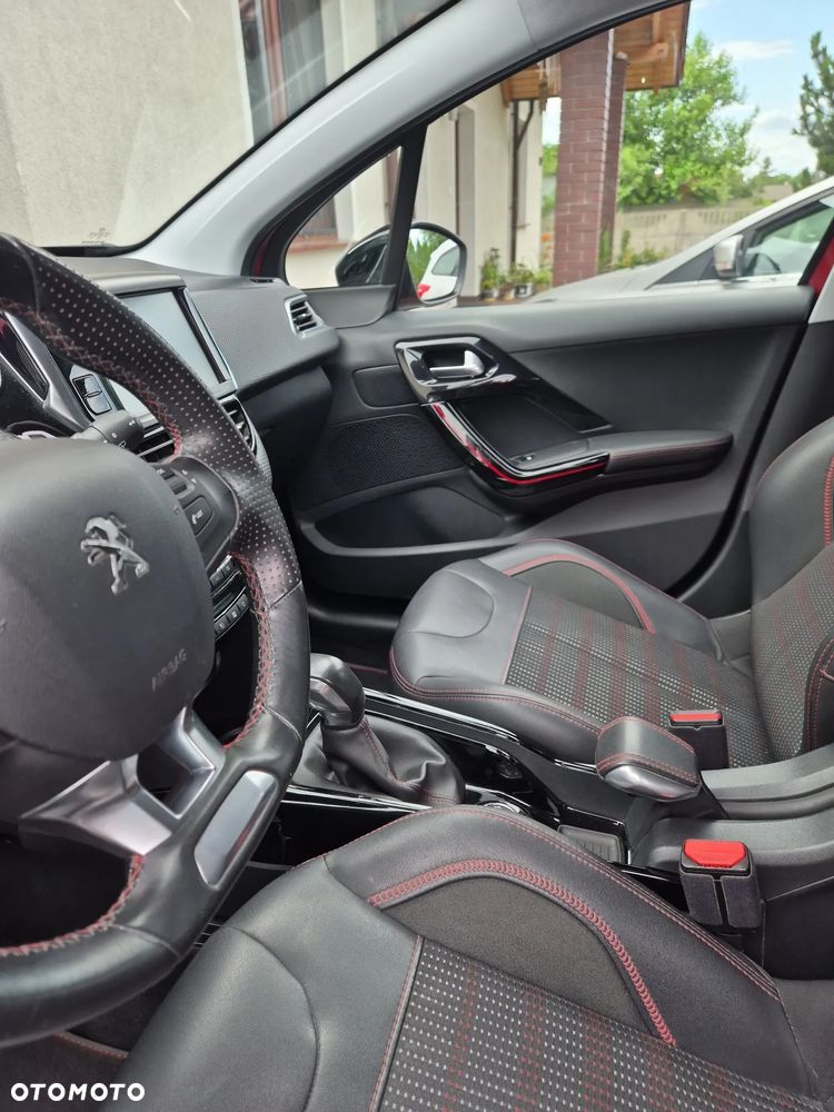 Peugeot 2008 1.2 Pure Tech GPF Allure S&S - 2