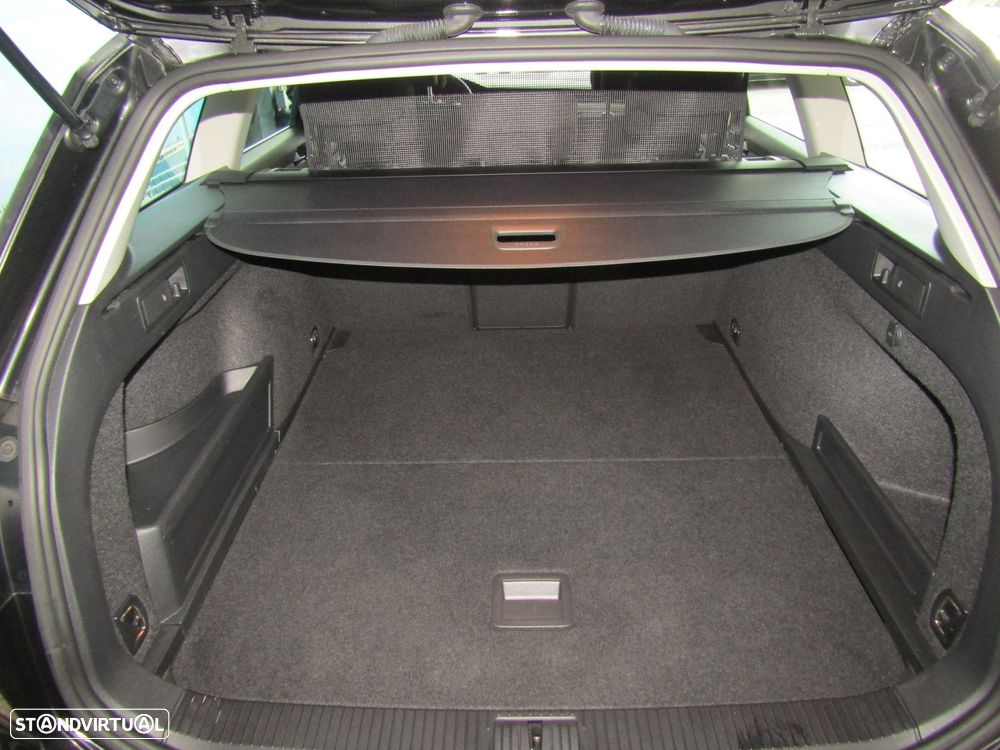 VW Passat Variant - 14