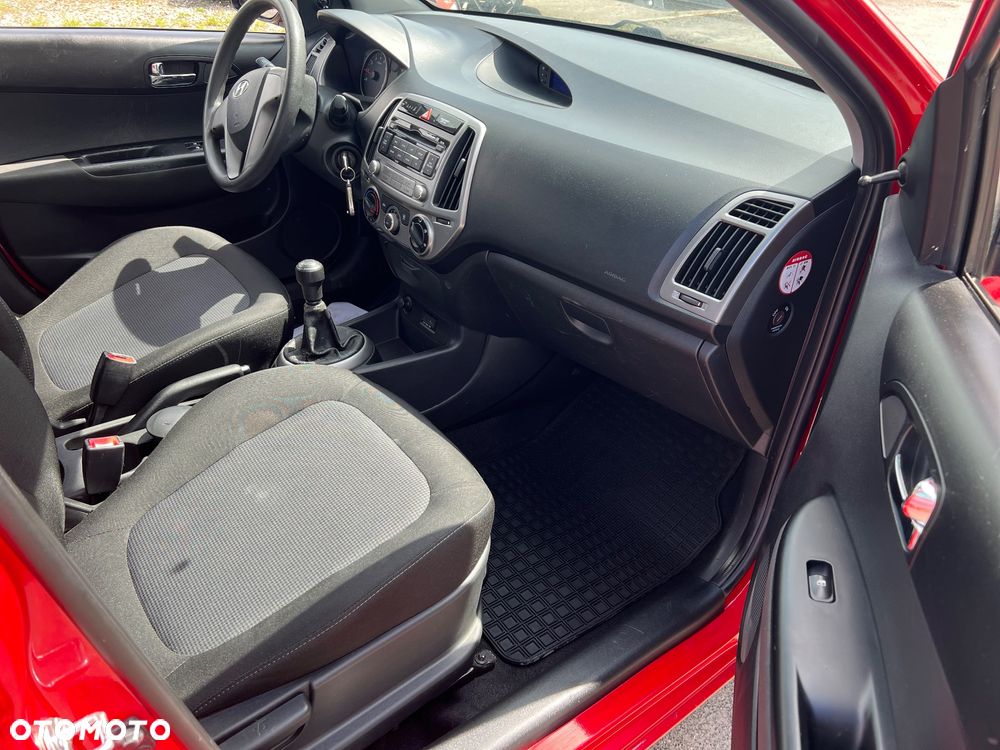 Hyundai i20 1.2 Trend - 11