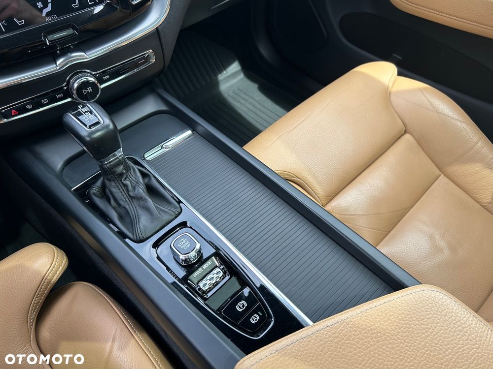 Volvo XC 60 T5 AWD Geartronic Momentum - 31