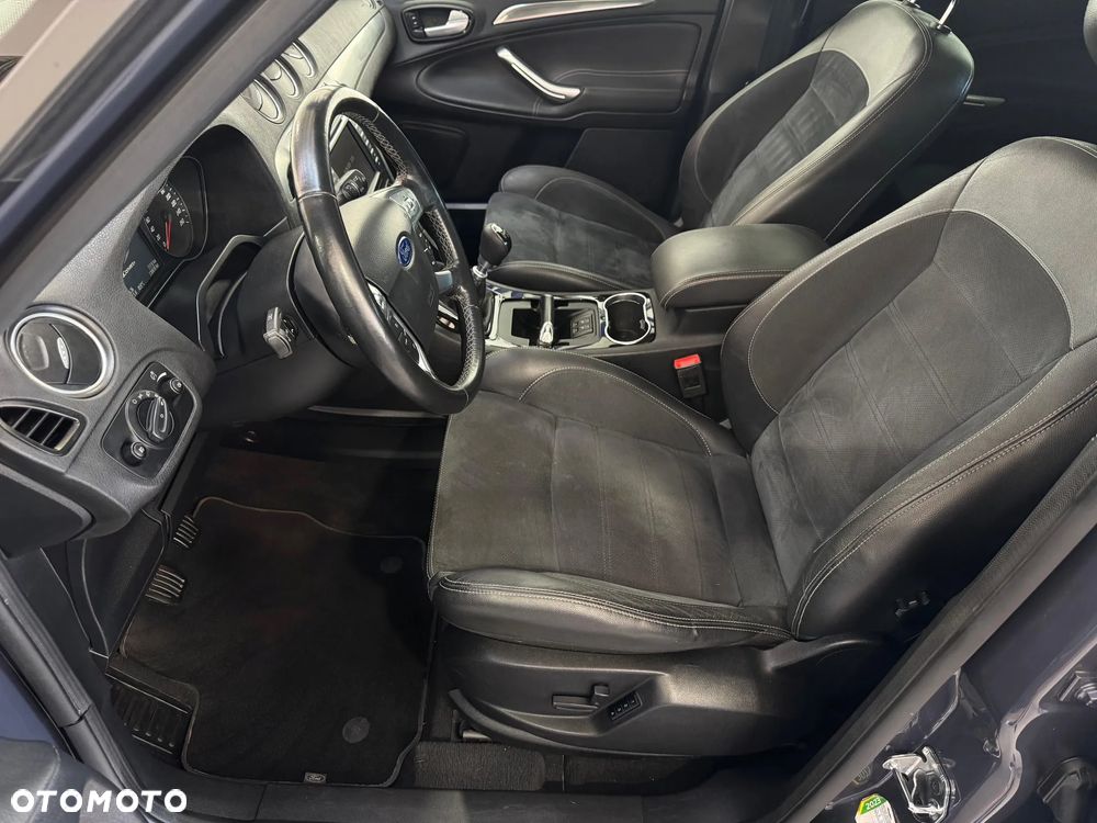 Ford S-Max 2.0 TDCi DPF Titanium X - 27