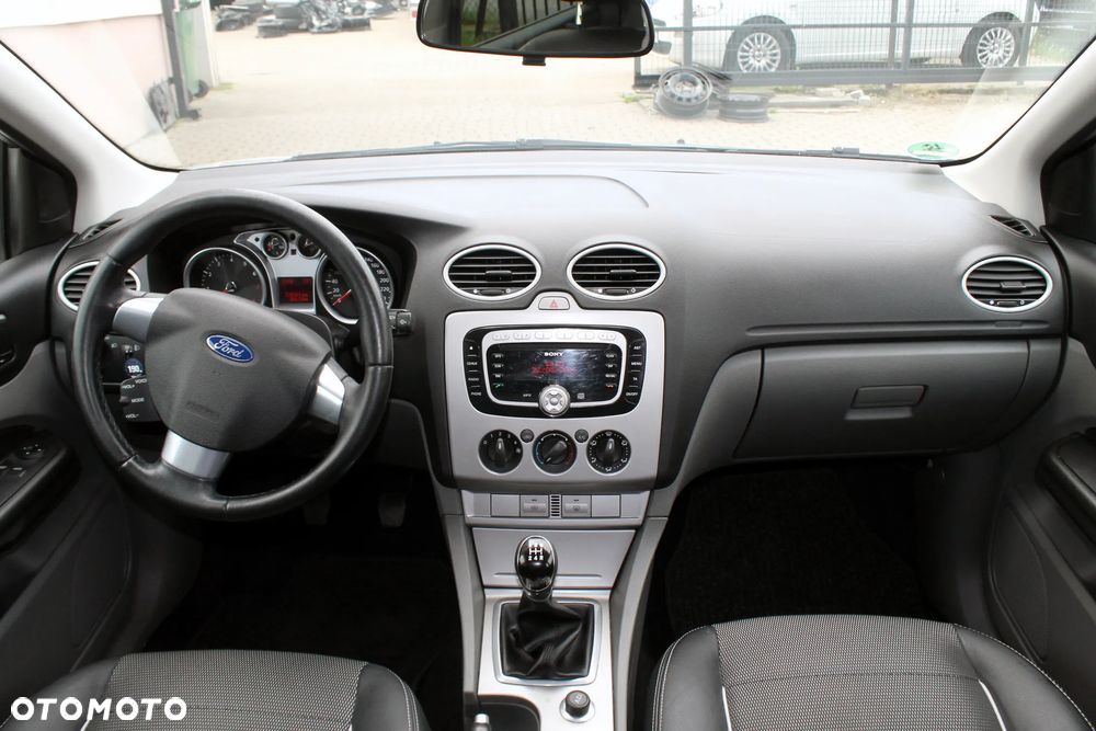 Ford Focus 1.8 FF Ambiente - 9