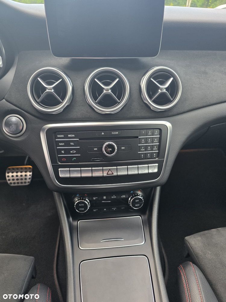 Mercedes-Benz GLA 250 7G-DCT AMG Line - 10