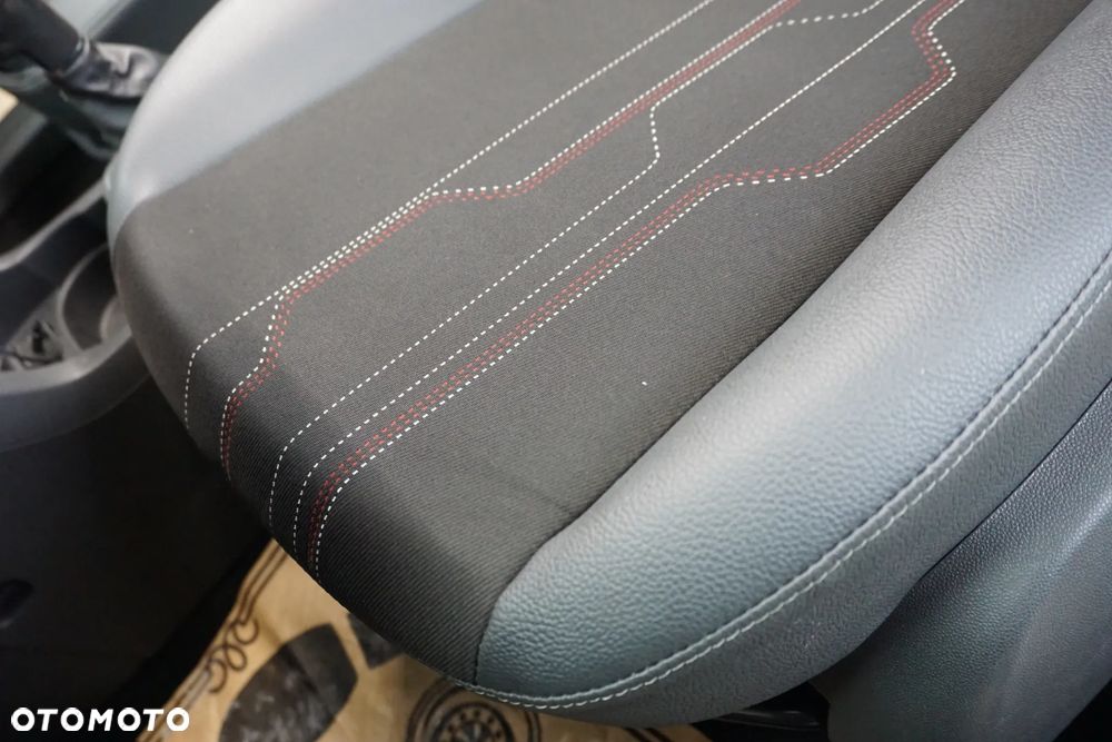 Opel Corsa 1.2 16V Cosmo - 24