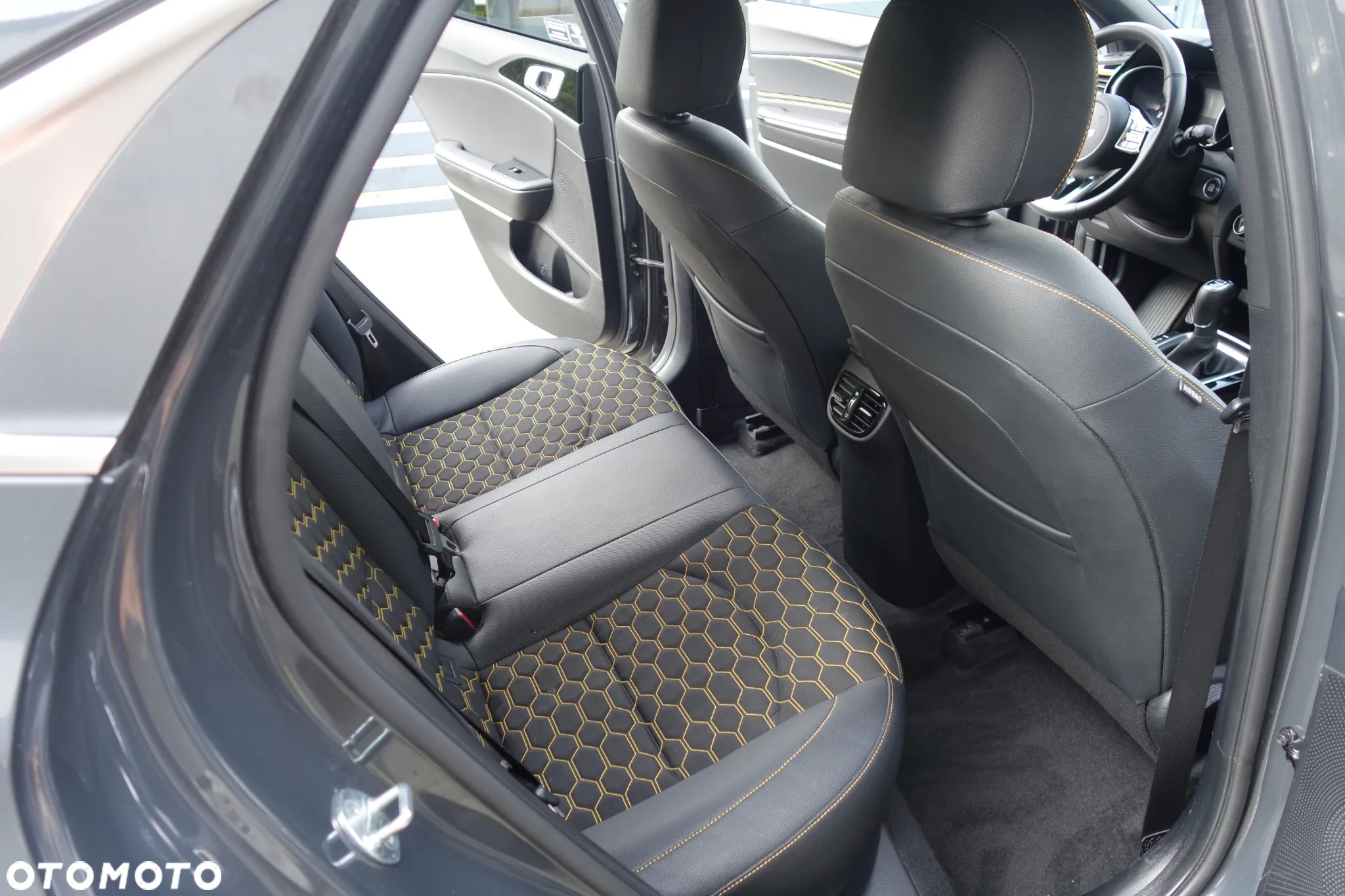 Kia XCeed 1.5 T-GDI L Business Line - 9