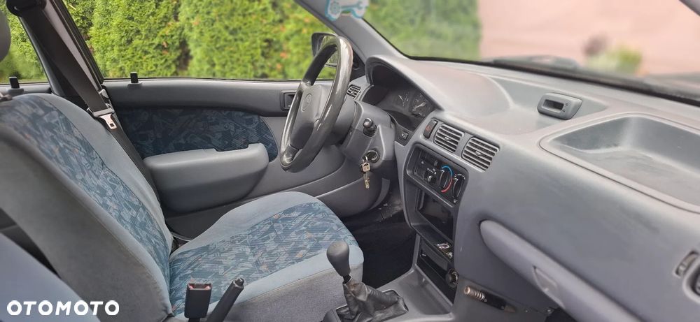 Toyota Starlet 1.4 - 14