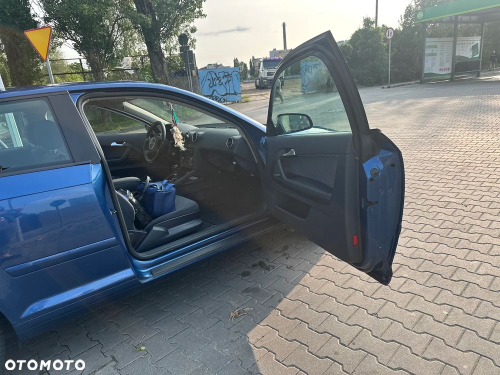 Audi A3 3-drzwiowe 1.6 Ambiente - 3