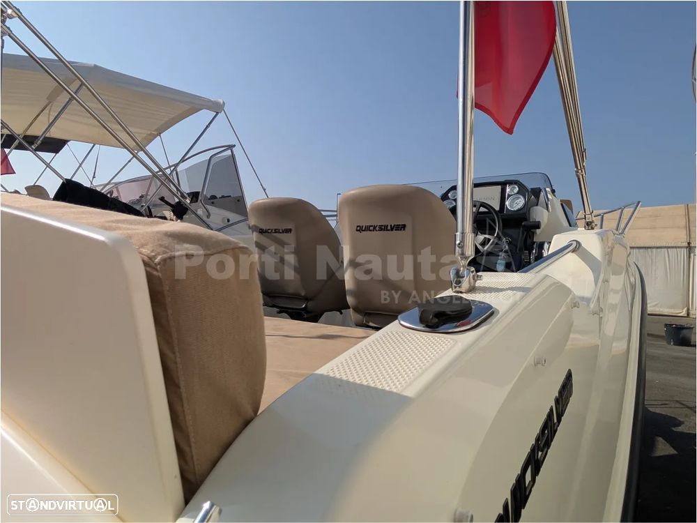Quicksilver Activ 555 Cabin - 12