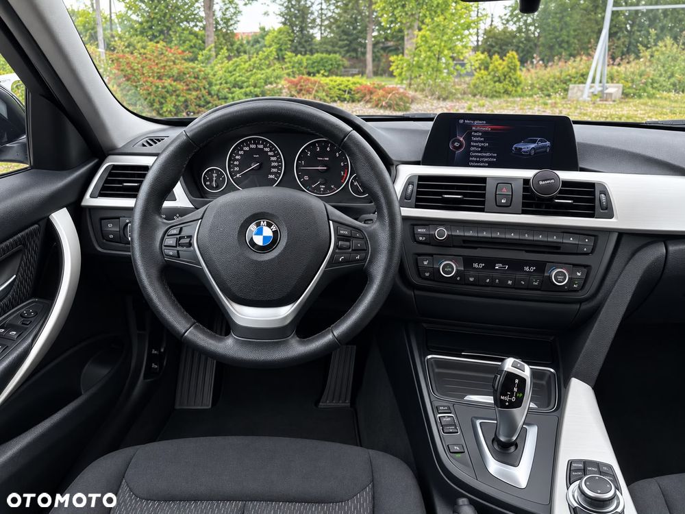 BMW Seria 3 318d Luxury Line - 11