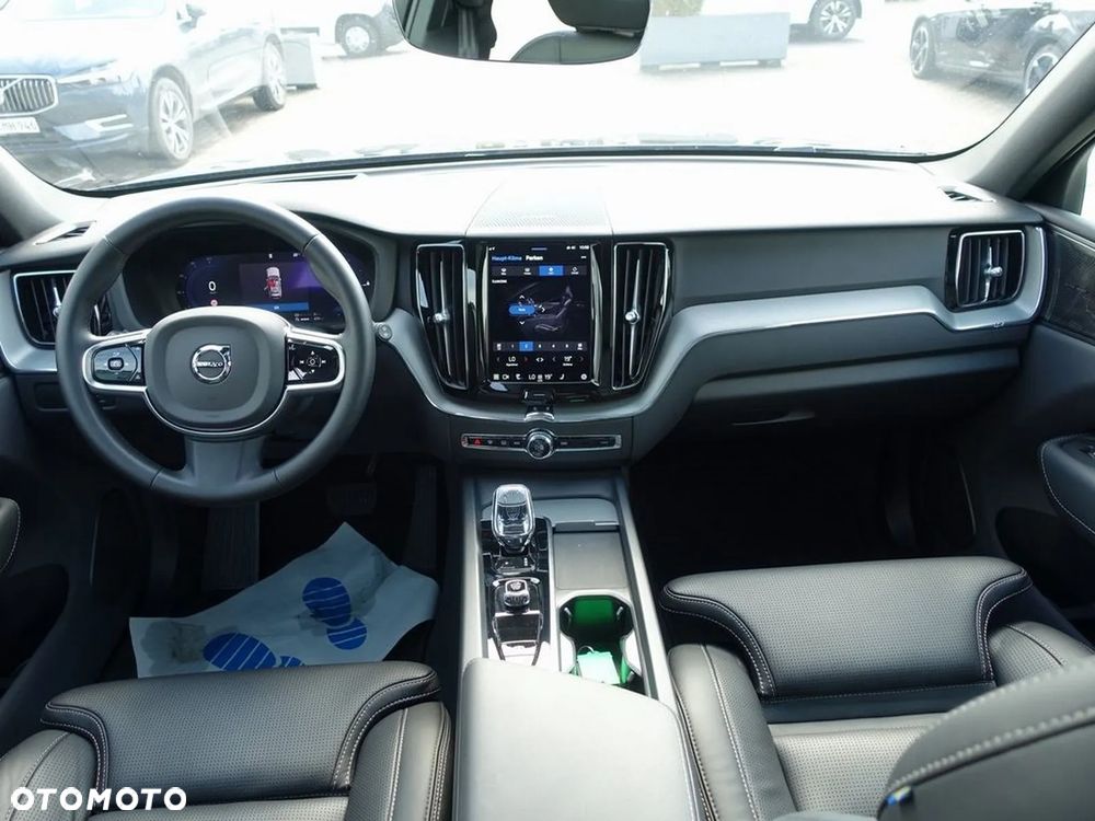 Volvo XC 60 T8 AWD Plug-in Hybrid Plus Black Edition - 18