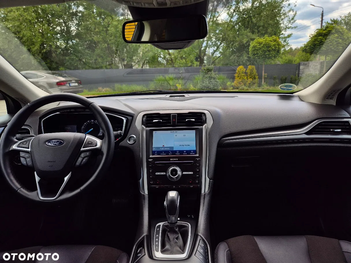 Ford Mondeo 2.0 Hybrid Titanium - 24