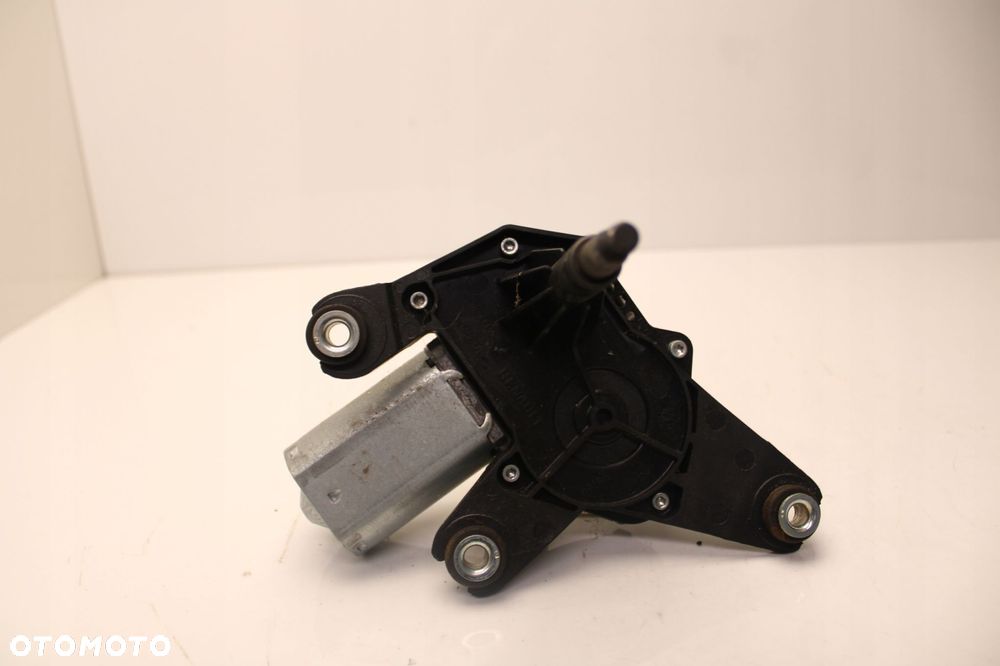 dacia duster 10r- silniczek mechanizm wycieraczki tył 8200734582 - 2