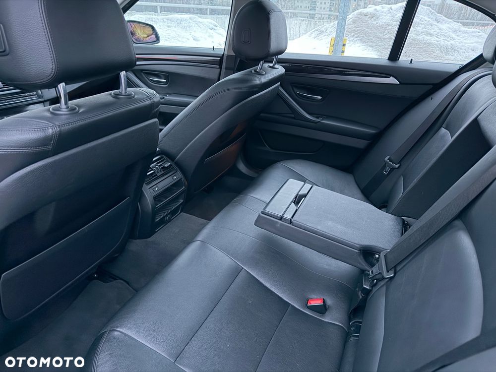 BMW Seria 5 528i xDrive - 20