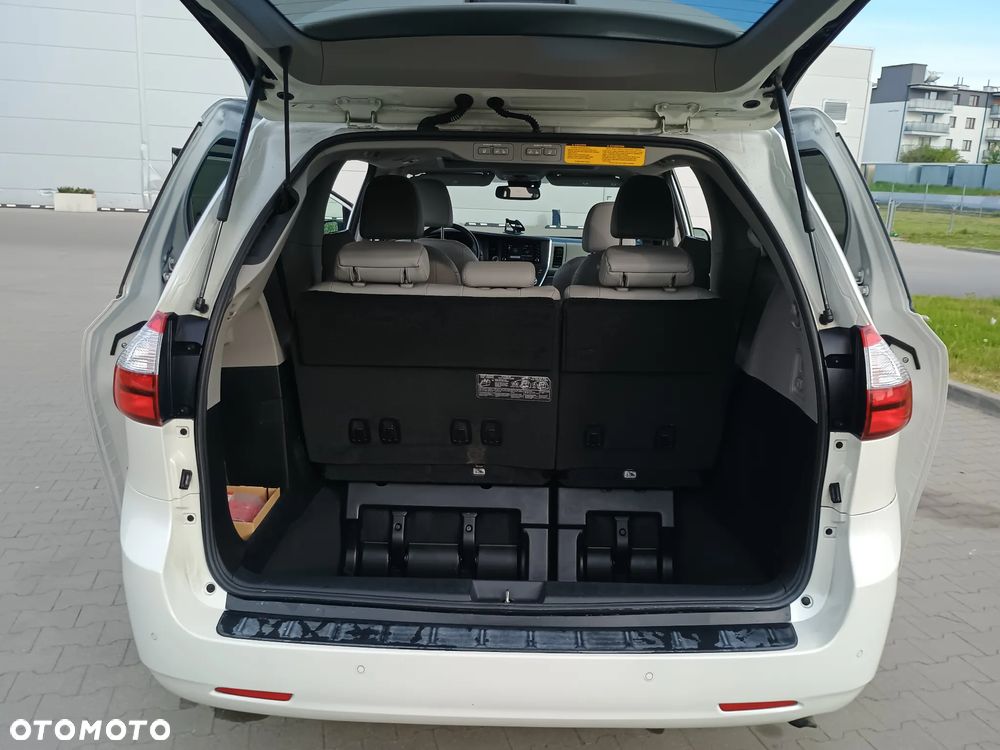 Toyota Sienna - 14