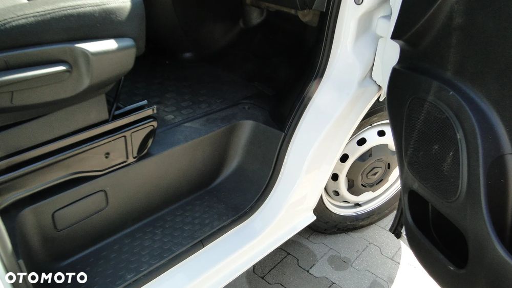 Renault Trafic - 15