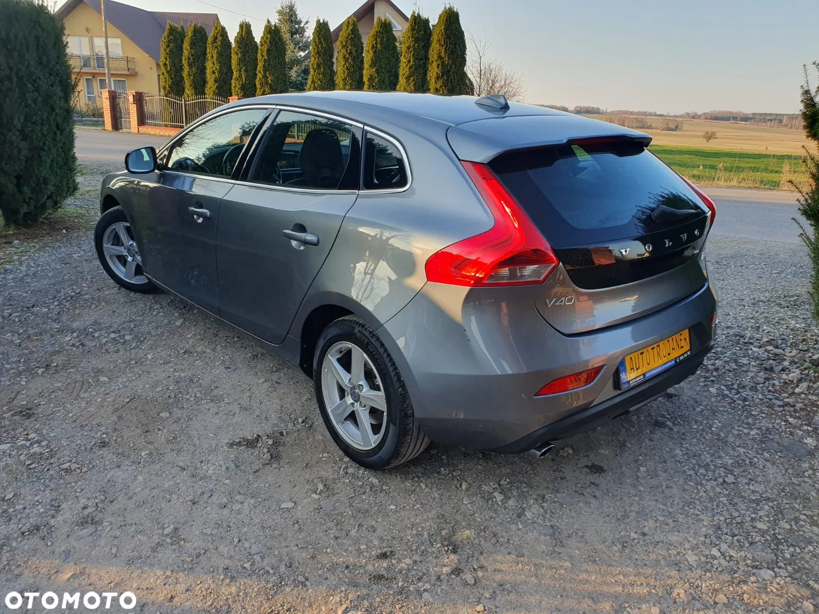 Volvo V40 D4 Drive-E Momentum - 4