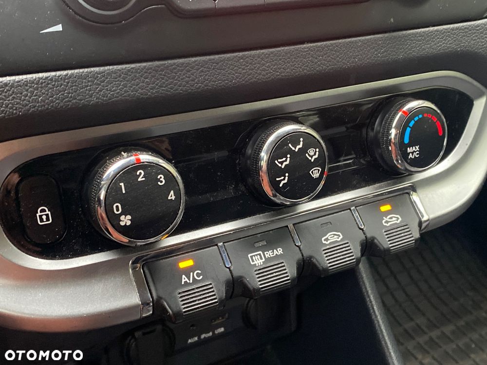 Kia Rio 1.2 L - 23