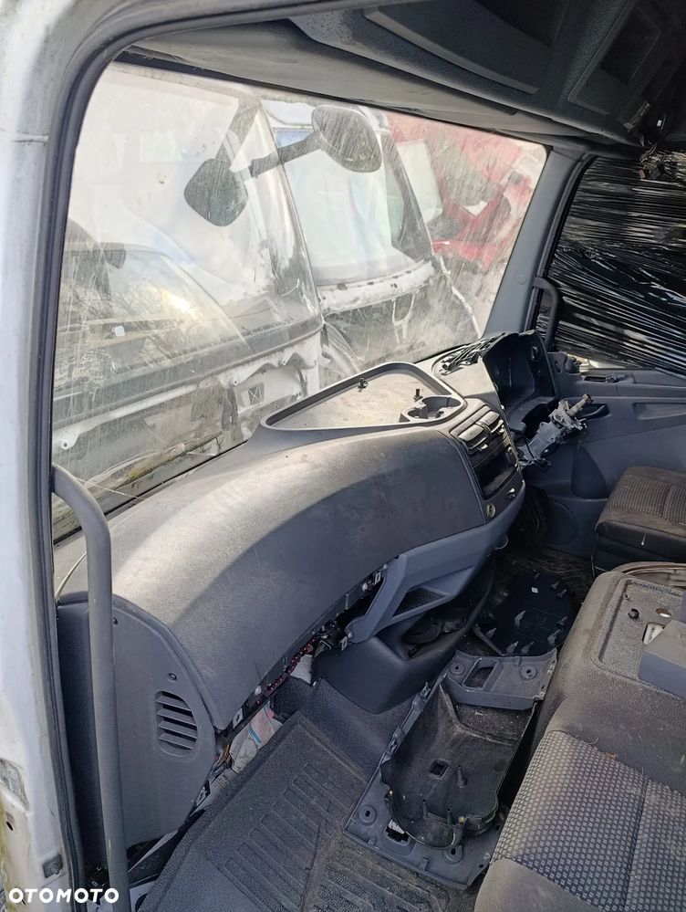 KABINA DZIENNA ANGLIK MERCEDES ATEGO - 4