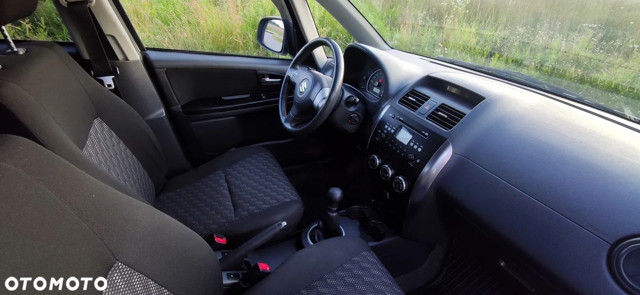 Suzuki SX4 1.6 GS / Premium - 9