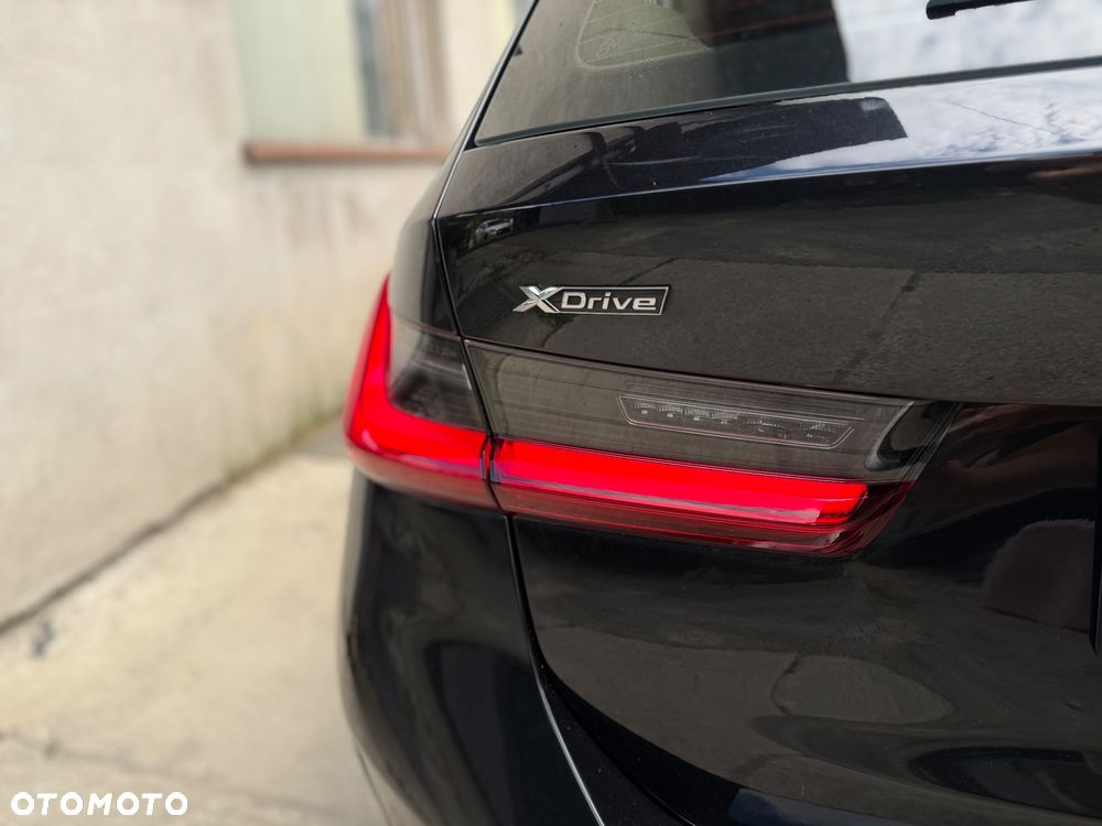 BMW Seria 3 320d xDrive - 31