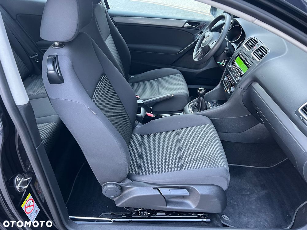 Volkswagen Golf 1.6 TDI DPF BlueMotion - 21