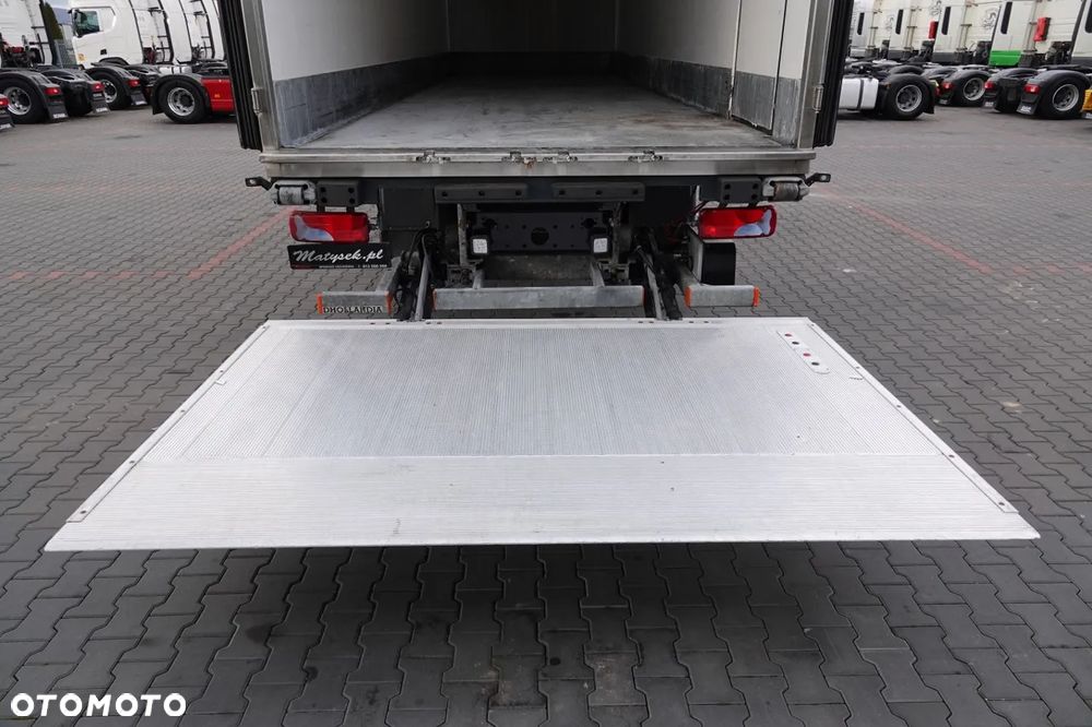 MAN TGS 26.360 / 6x2 / CHŁODNIA -8,2 M / AGREGAT CARRIER SUPRA 850 / WINDA ZAŁADOWCZA / BOCZNE DRZWI / 2022 ROK / PO KONTRAKCIE SERWISOWYM - 18