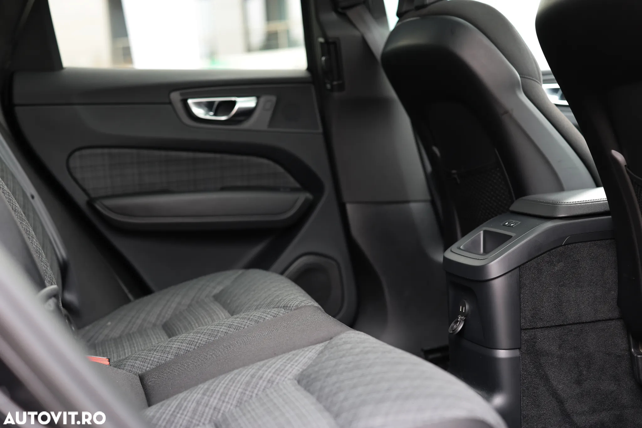 Volvo XC 60 Recharge T6 AWD AT Core - 18