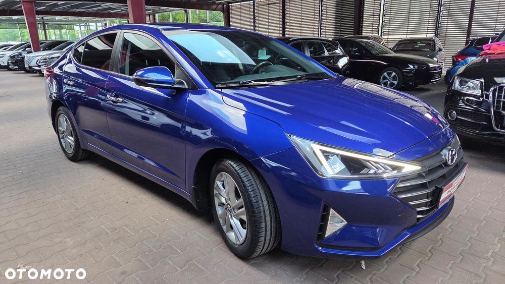 Hyundai Elantra 1.6 Comfort Premiere - 4